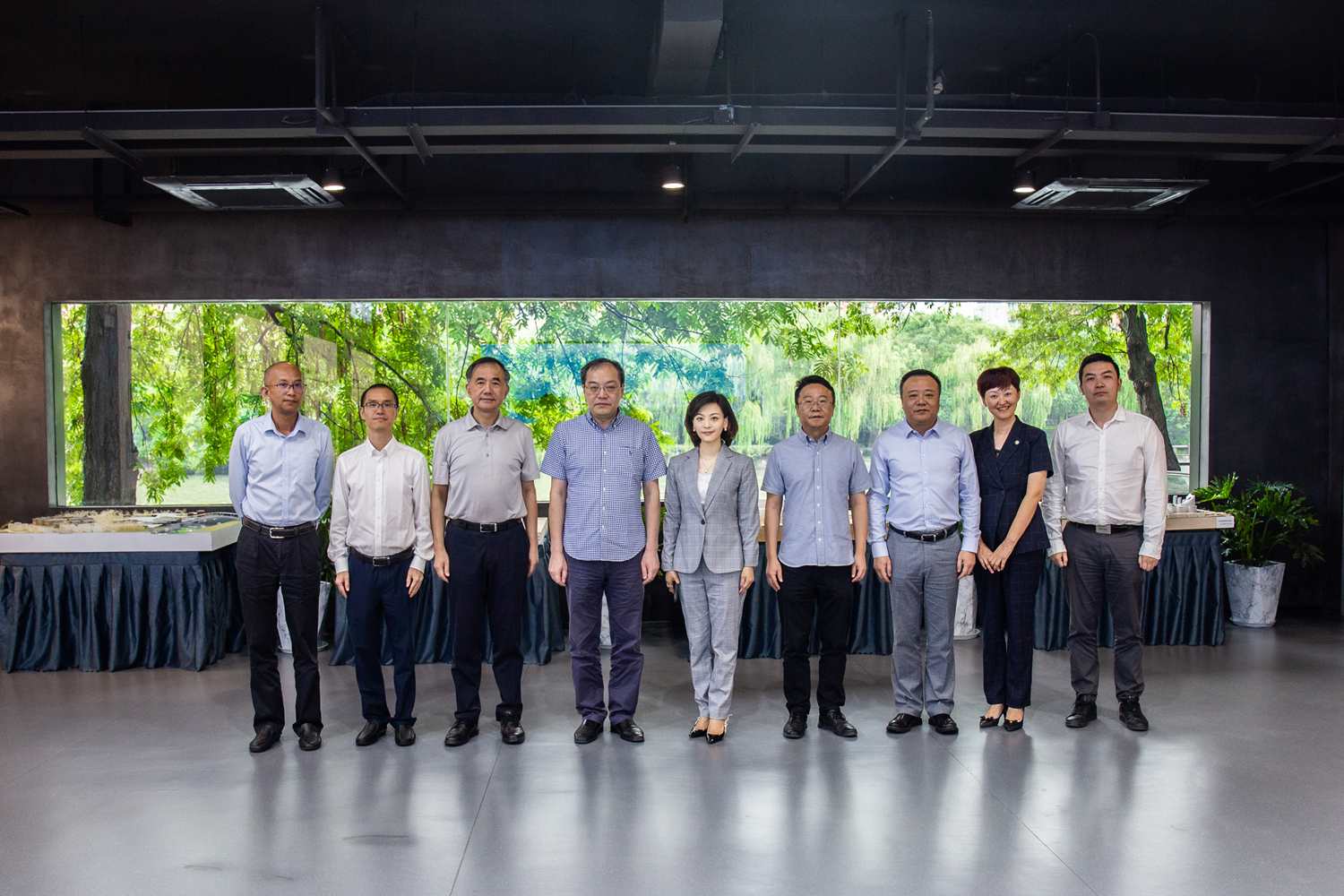 赋能共赢 启行未来 | ag平台游戏官网物业服务集团与杭州运河集团、杭州旅游集团签署合作协议